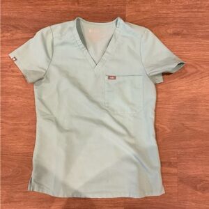 X small Catarina one pocket figs scrub top fresh aqua